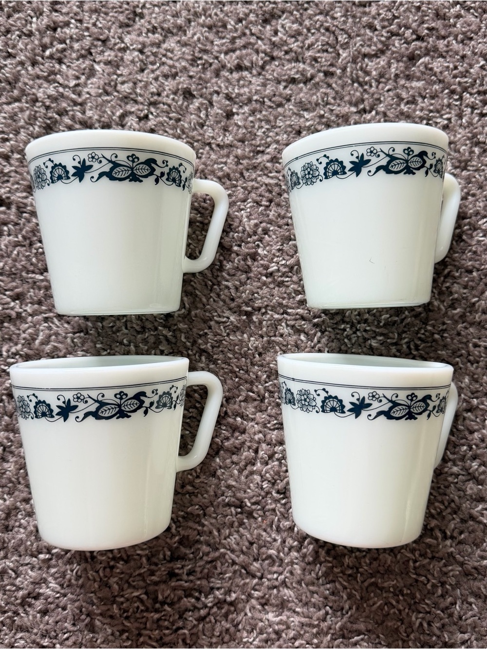 Set Of 4 Vintage Pyrex Old Town Blue Onion Milk Glass Mugs